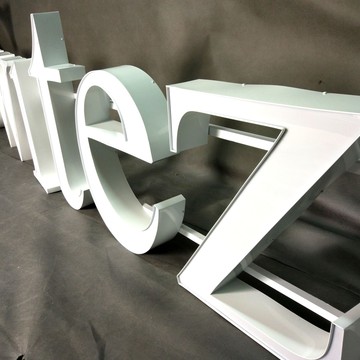 litery-swietlne-oraz-znaki-3d-alurapid-reklama-swietlna-leutchwerbung-lightbox-kaseton-reklamowy-kaseton-swietlny-pylony