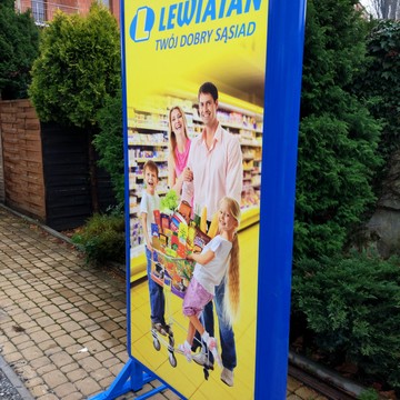 pylon-reklamowy-rondo-reklama-swietlna-leutchwerbung-lightbox-kaseton-reklamowy-kaseton-swietlny-pylony-reklamowe-pylon-