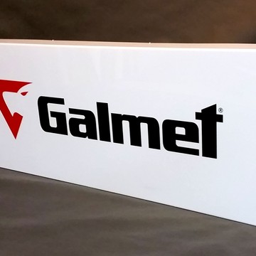 kaseton-z-plexi-reklama-swietlna-leutchwerbung-lightbox-kaseton-reklamowy-kaseton-swietlny-pylony-reklamowe-pylon-reklam