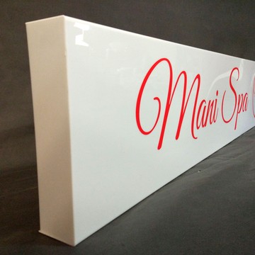 kaseton-z-plexi-reklama-swietlna-leutchwerbung-lightbox-kaseton-reklamowy-kaseton-swietlny-pylony-reklamowe-pylon-reklam